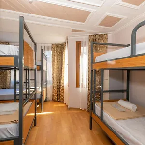 https://taksim-wooden-house-hostel.istanbul-turkeyhotels.com