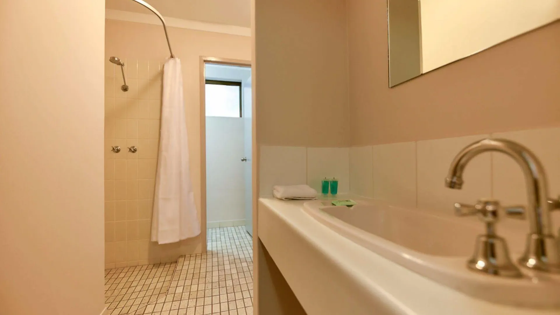 ***  Sanno Marracoonda Perth Airport Hotel Australia